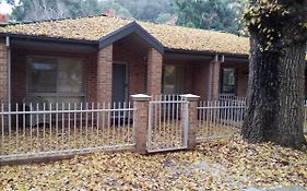 Bright Deluxe No.1 Townhouse Accommodation